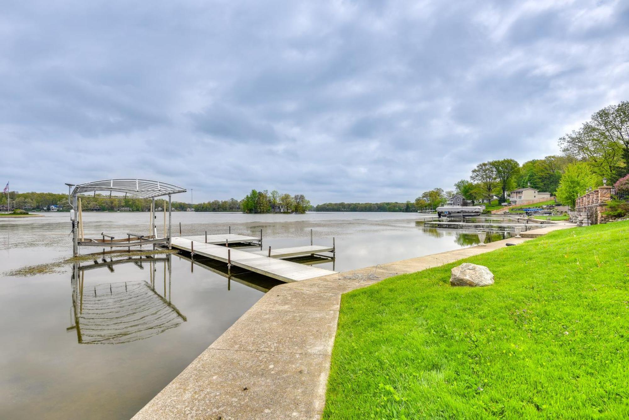 Rome City Lake House With Dock And Waterfront Views! Kendallville ภายนอก รูปภาพ