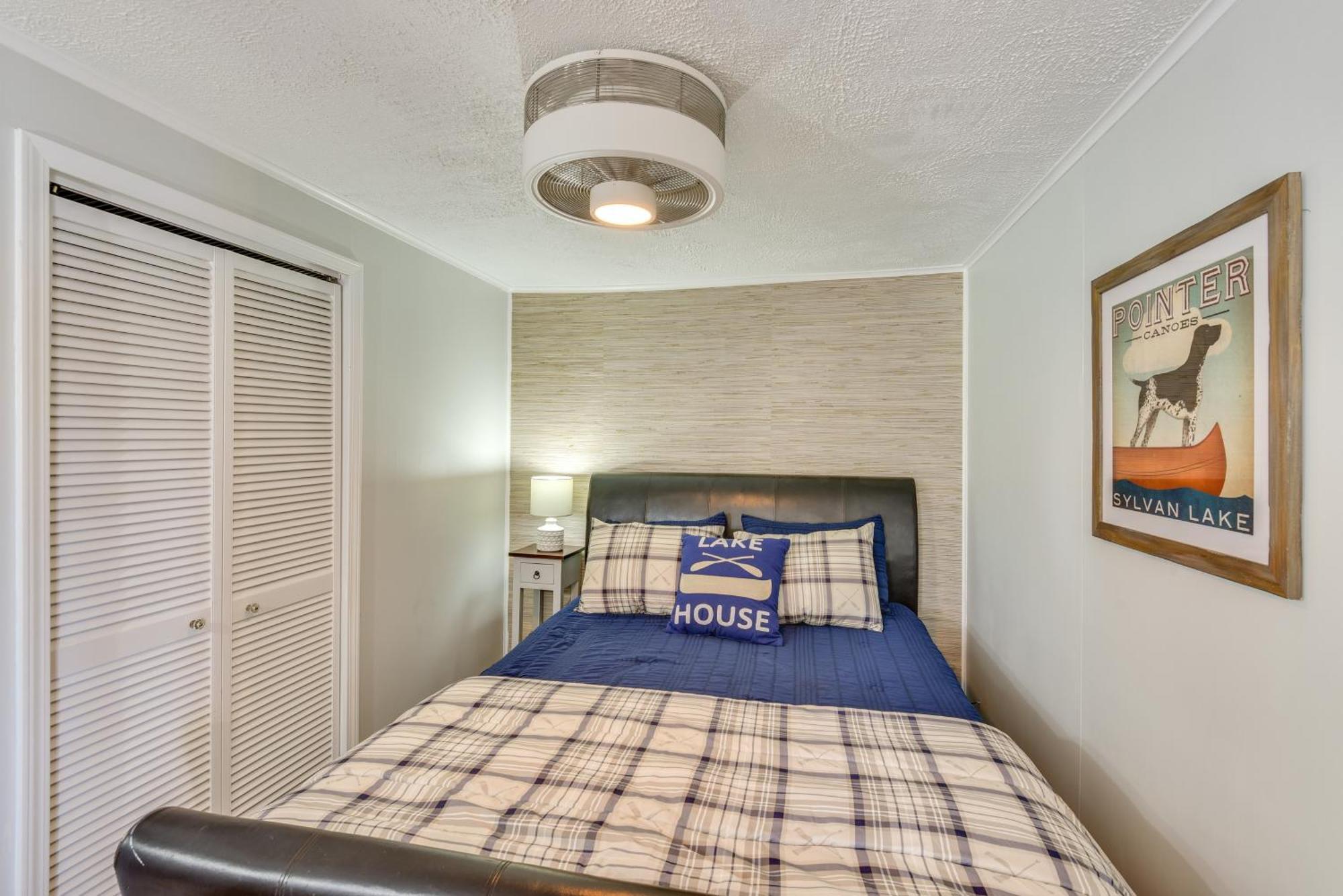 Rome City Lake House With Dock And Waterfront Views! Kendallville ภายนอก รูปภาพ