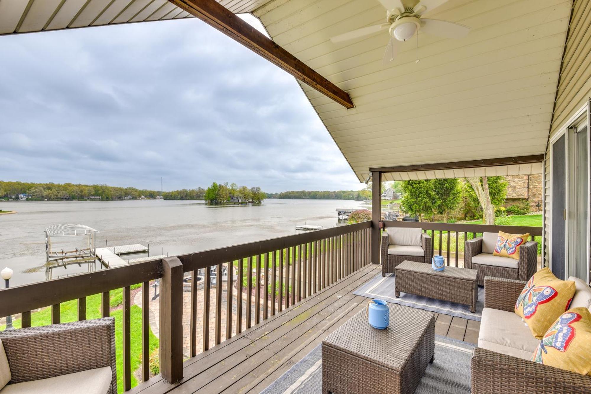 Rome City Lake House With Dock And Waterfront Views! Kendallville ภายนอก รูปภาพ