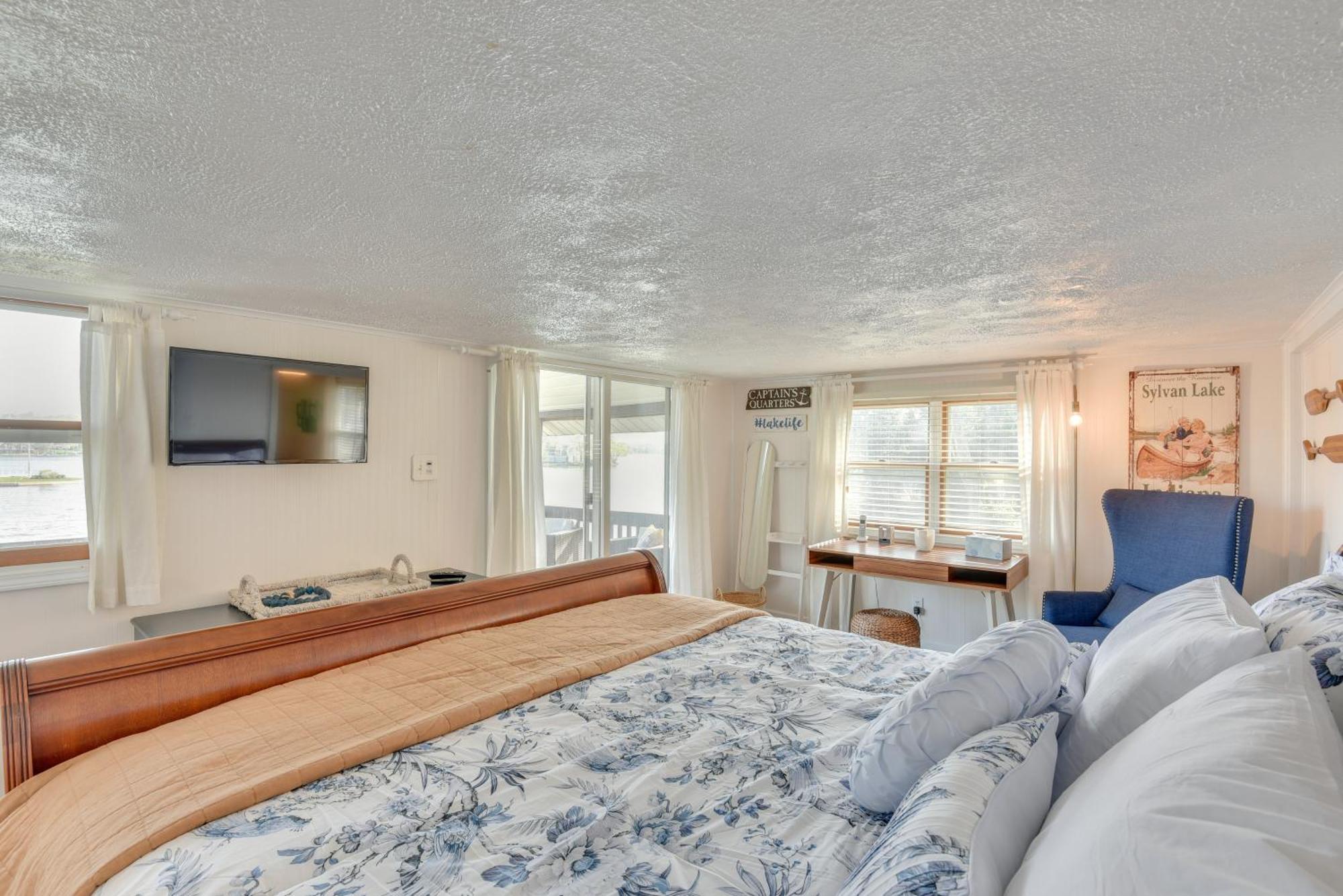 Rome City Lake House With Dock And Waterfront Views! Kendallville ภายนอก รูปภาพ