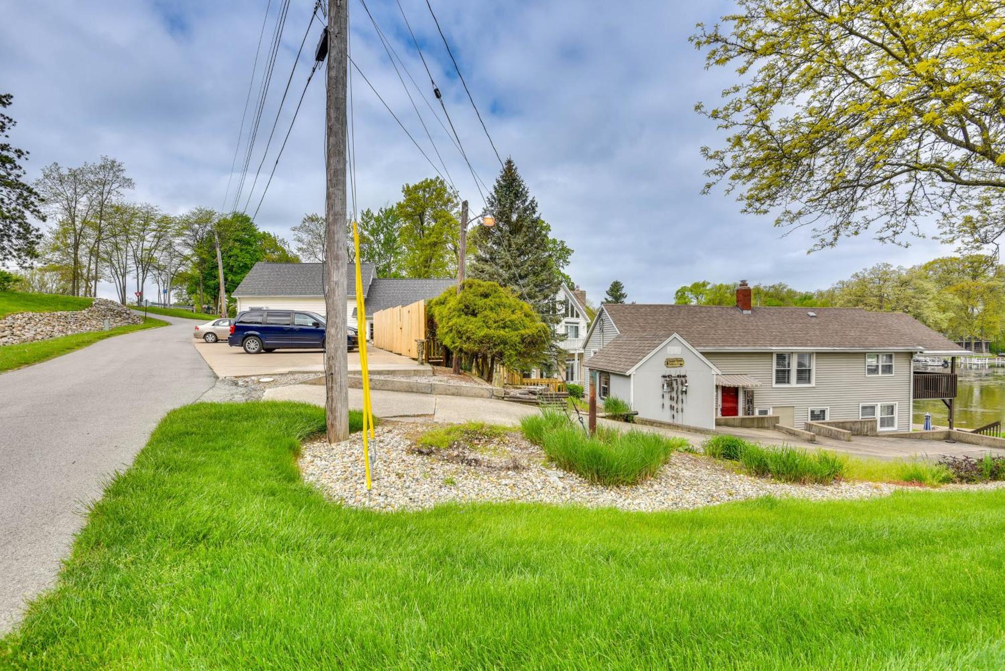 Rome City Lake House With Dock And Waterfront Views! Kendallville ภายนอก รูปภาพ