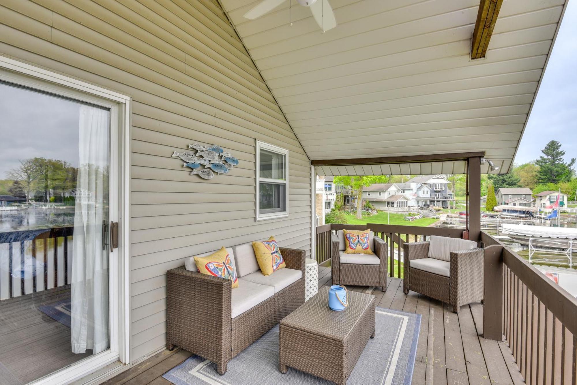 Rome City Lake House With Dock And Waterfront Views! Kendallville ภายนอก รูปภาพ